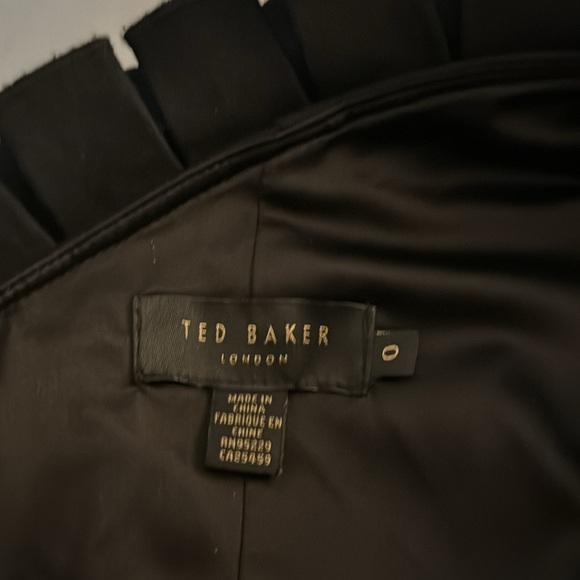 TED BAKER London‎ LAYLAHI Over the Shoulder Ruffle Dress Black Mini SZ 0 2 Party - Picture 6 of 8